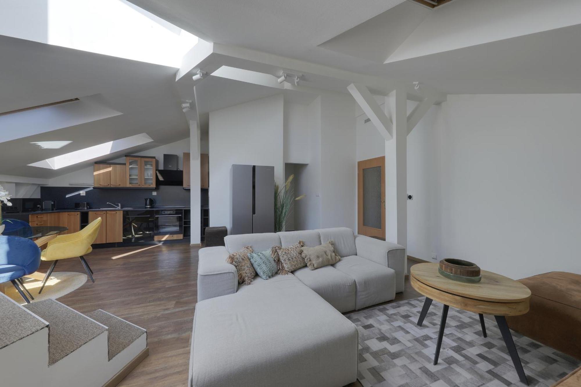 Aneri Apartment Old Town บราติสลาวา ภายนอก รูปภาพ