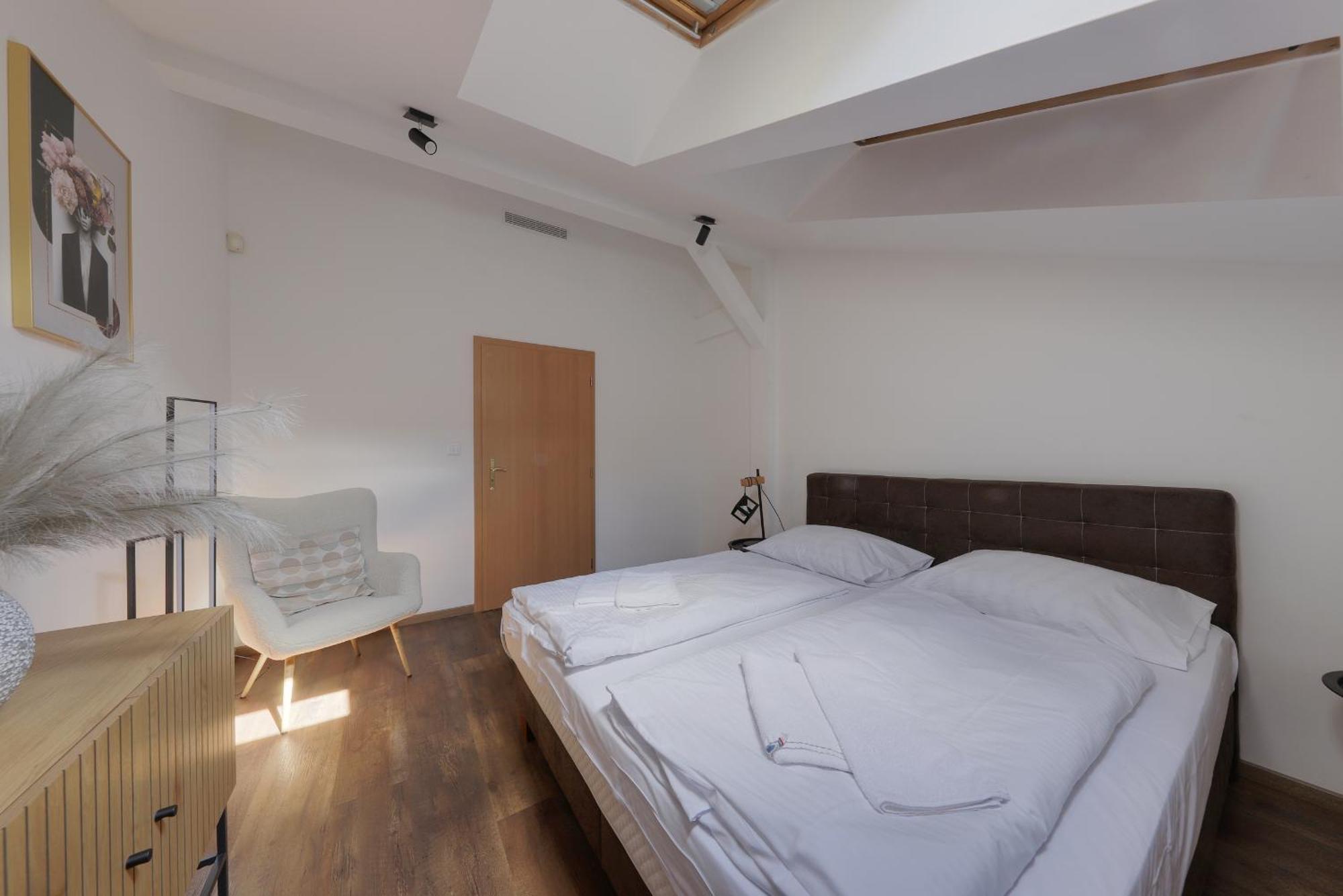 Aneri Apartment Old Town บราติสลาวา ภายนอก รูปภาพ