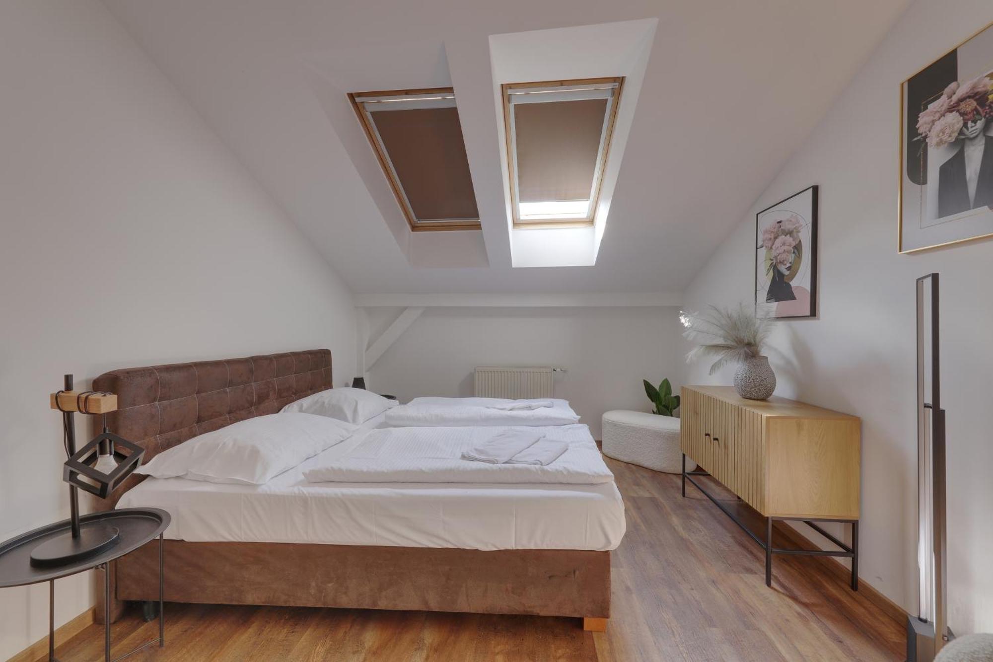 Aneri Apartment Old Town บราติสลาวา ภายนอก รูปภาพ